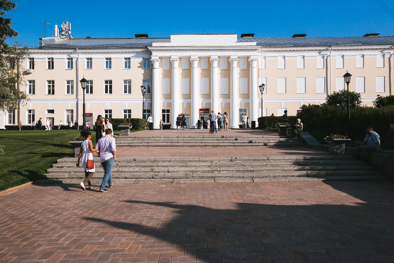 Нижегородская филармония. Нижегородская филармония Нижний Новгород. Нижегородский Кремль филармония. Филармония им Ростроповича Нижний Новгород. Здание Нижегородской филармонии.